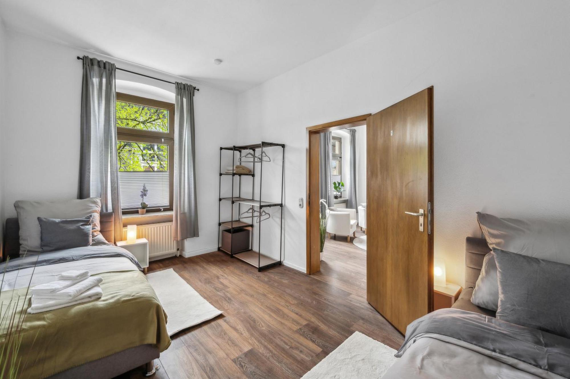 Wupper Home Ii, Top Lage Ideal Fuer Geschaeftsleute, Monteure, Familien, 3 Zimmer, Flachbild-Tv 부퍼탈 외부 사진